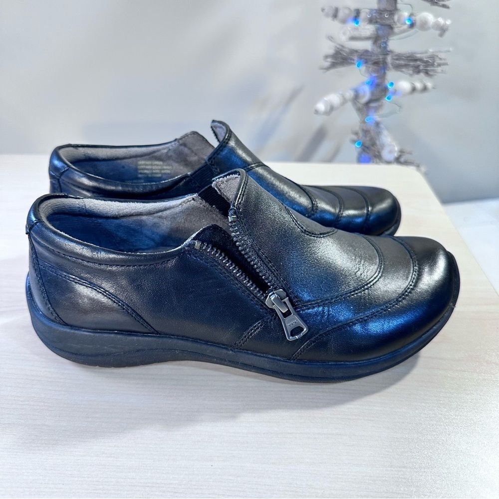 Earth Farraday Slip-On Leather flats